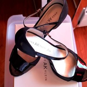 Ladies dressy peep abkle strapped heels